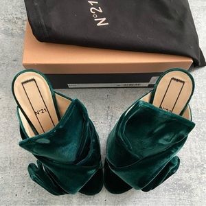 NWT, No21 Numero Ventuno Alessandro Dell’Acqua Ronny Velvet Heels 8.5 EU 39